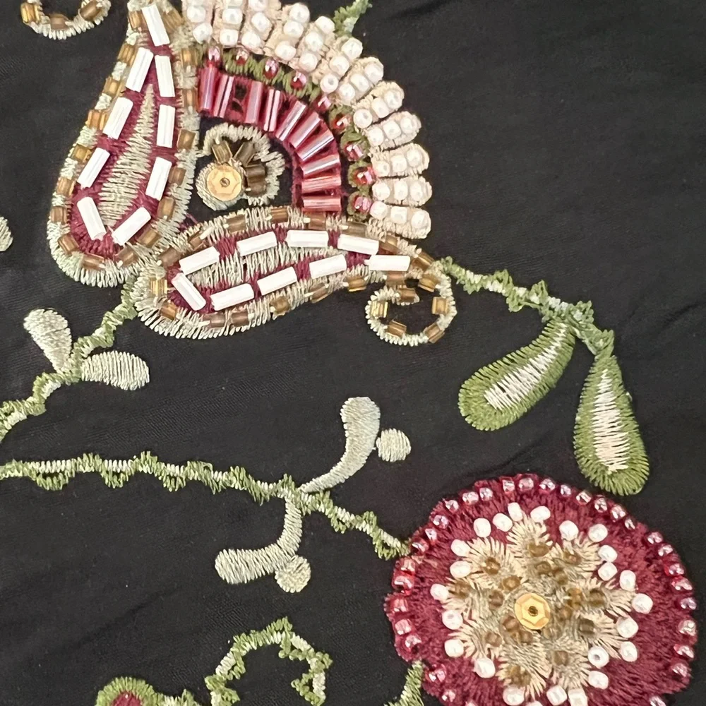 Gorgeous Sugar Lips Boutique skirt w/beaded & embroidered flowers, sateen tie - Picture 3 of 5